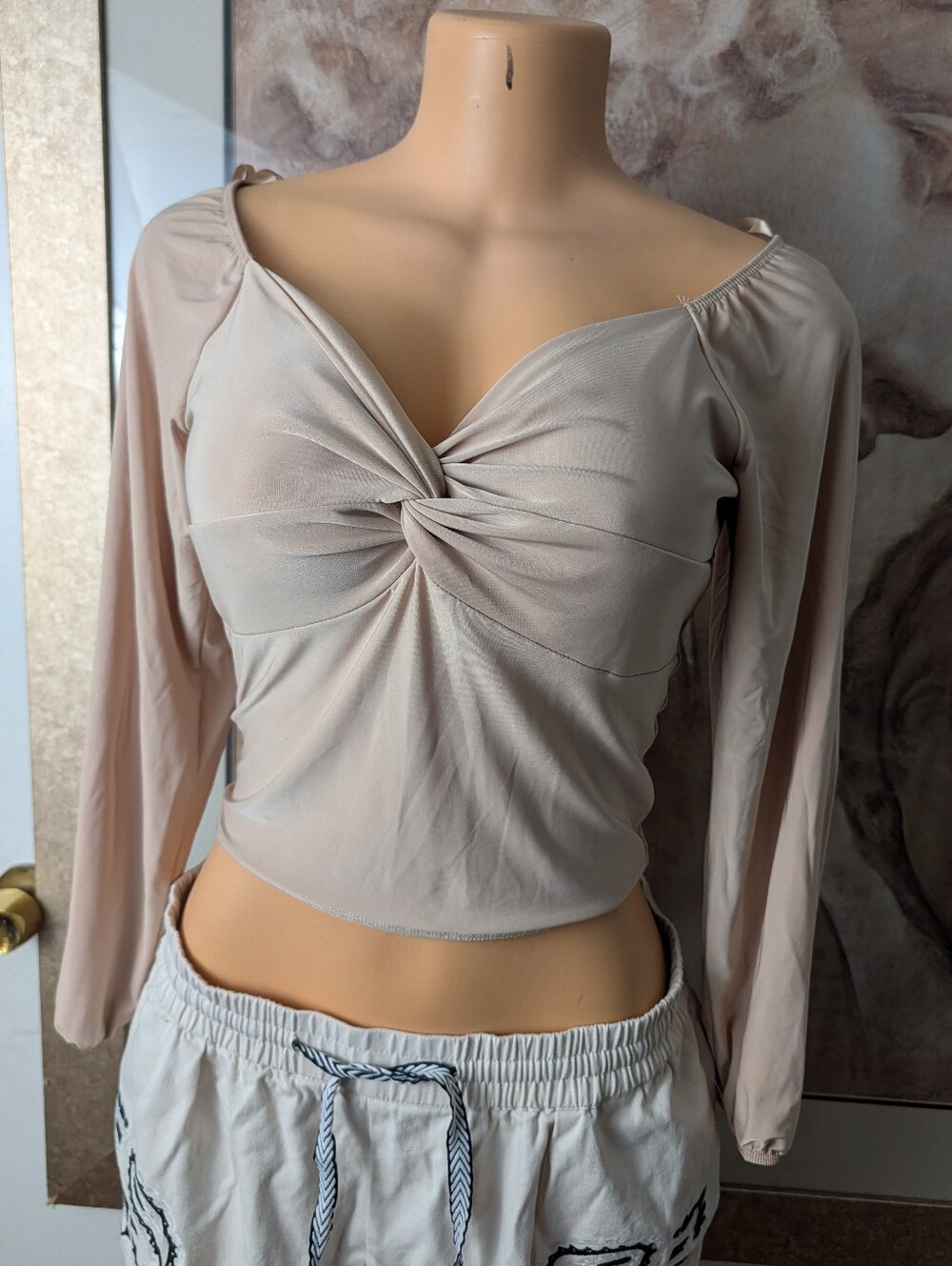 21 Saints Beige Long Sleeve Twist Front Crop Top Deep V Sweetheart Neck Size L